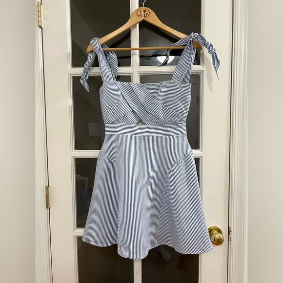 Bardot Linen Stripe Dress - Size 6 - blue and white striped - Picture 3 of 10